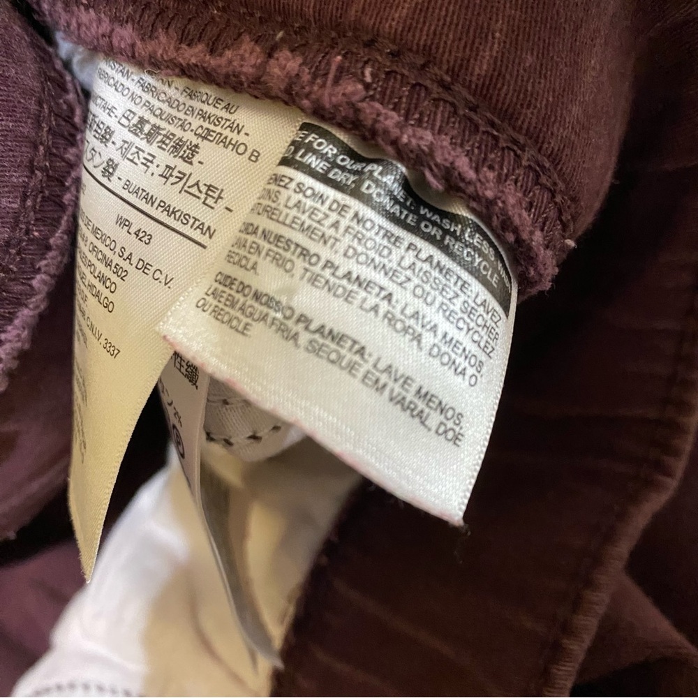 Levi’s Women's Burgundy Jeans - Picture 6 of 13